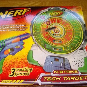 Nerf N-STRIKE TECH TARGET Electronic Scoreboard w/Soft Darts and Gun Game 2006
